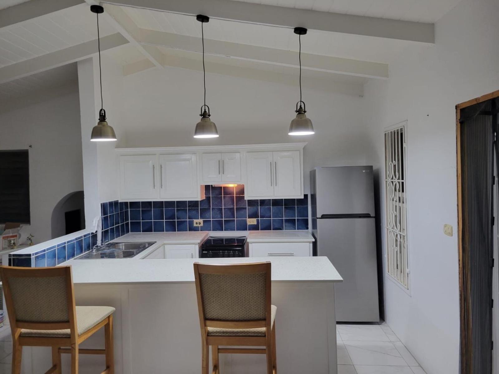 Attractive 2-Bed Apartment Stunning Sea View Dickenson Bay Ngoại thất bức ảnh