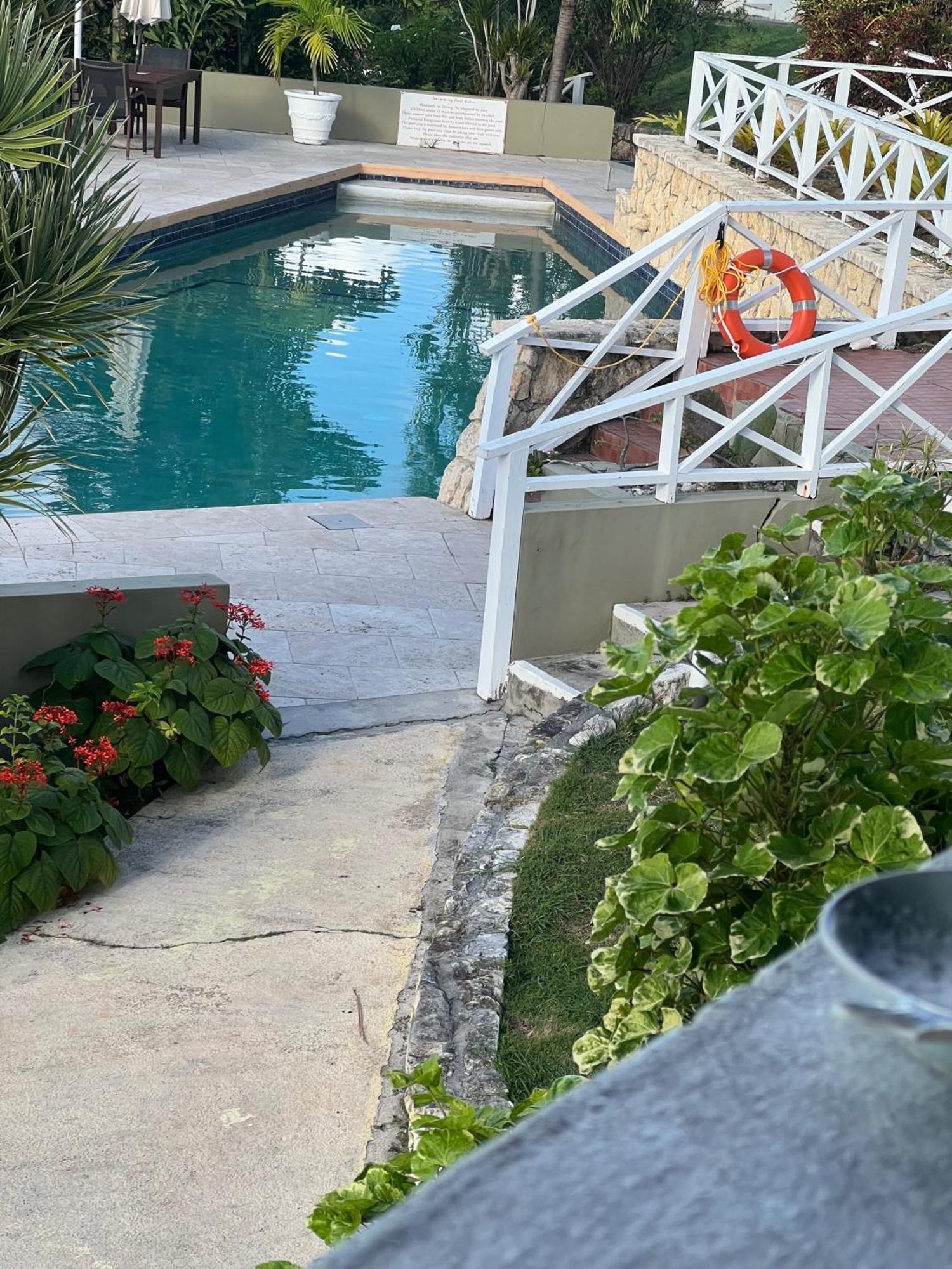 Attractive 2-Bed Apartment Stunning Sea View Dickenson Bay Ngoại thất bức ảnh